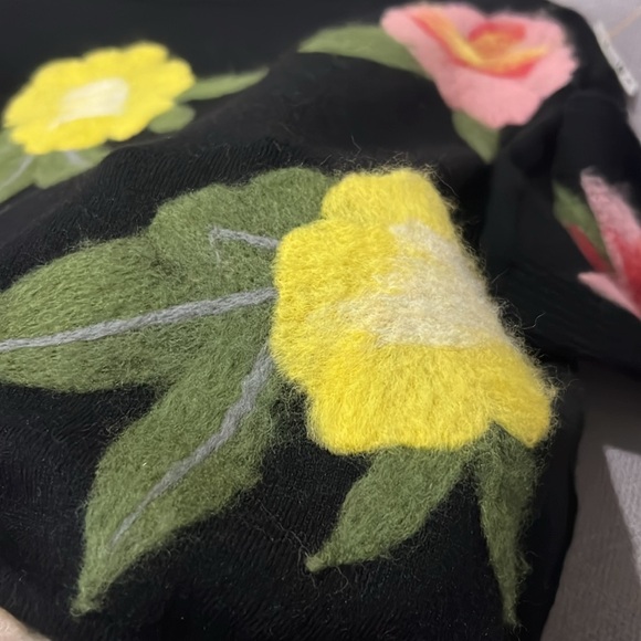 Gabby Isabella Sweater - Picture 9 of 10